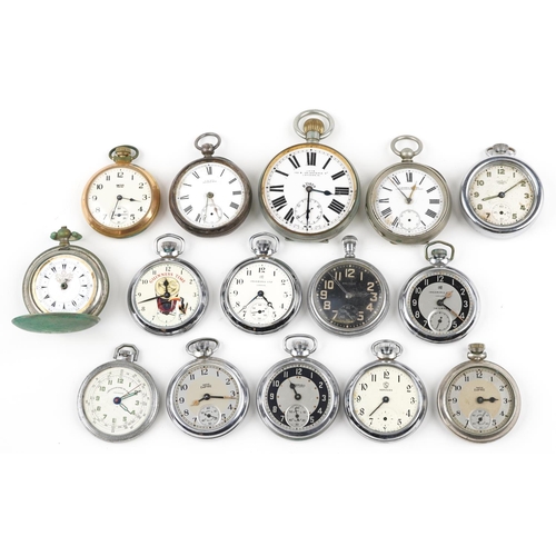 3333 - A group of various steel cased pocket watches, for parts and repairs, including Ingersoll, Smith's E... 