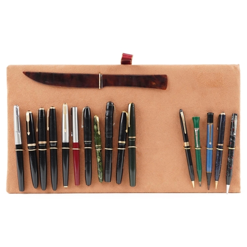 81 - A collection of fountain pens and propelling pencils to include Parker, Conway Stewart and Summit (1... 