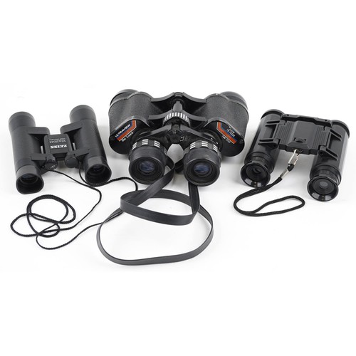 528 - A pair of Ultra View De Luxe 7x - 15 x 35 zoom binoculars together with Zeiss 10 x 25B binoculars an... 