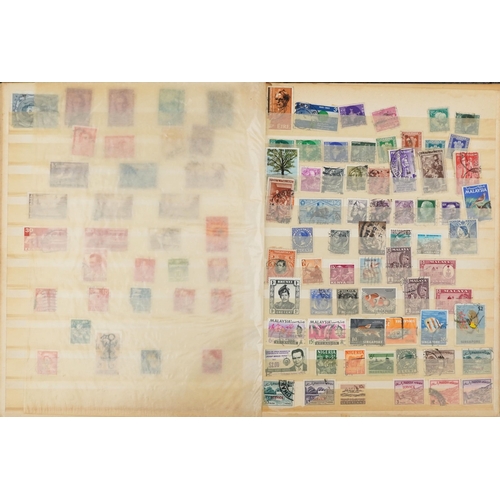 2252A - 19th century and later British and world stamps housed in a Globetrotter stamp album.