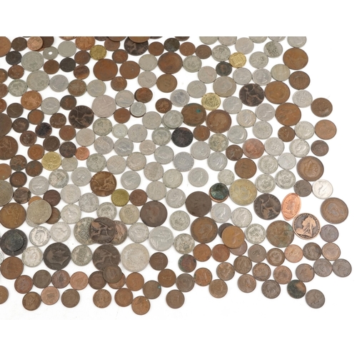 2188 - A quantity of 19th century and later British and world coinage to include pennies, farthings and hal... 