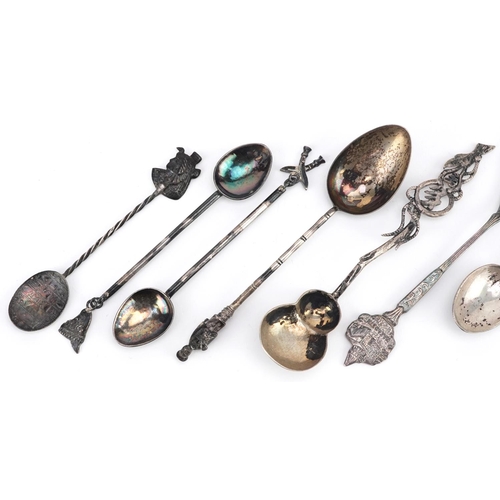 479 - Eight Chinese silver and white metal spoons, the largest 12cm in length, total 81.5g.