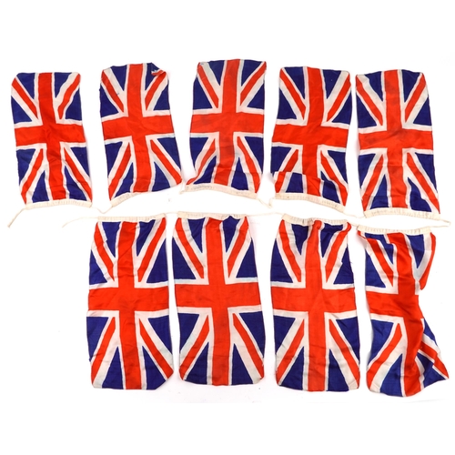 2532 - Vintage Union Jack bunting, 210cm in length.