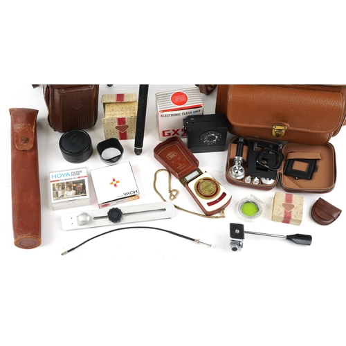 529 - Vintage Rolleicord camera with case and accessories by Franke & Heidecke Braunschweig.