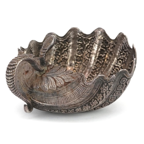 470 - Indian white metal caviar bowl in the form of a serpent on a leaf, 11.5cm in length, 153.4g.