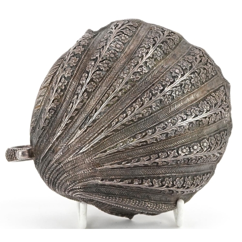 470 - Indian white metal caviar bowl in the form of a serpent on a leaf, 11.5cm in length, 153.4g.