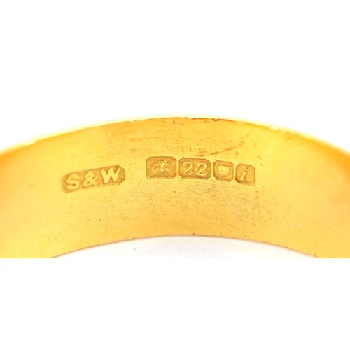 3040 - An Edwardian 22ct gold wedding band, London 1904, size T, 5.7g.