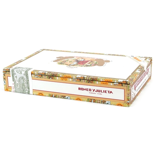 79 - A sealed box of twenty five Romeo Y Julietta Habana Cedros de Luxe No. 2 cigars.