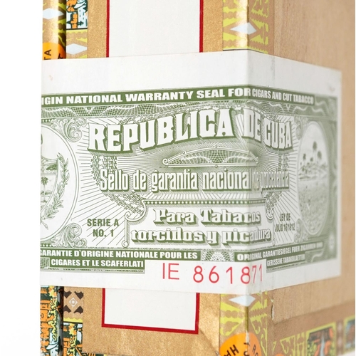 79 - A sealed box of twenty five Romeo Y Julietta Habana Cedros de Luxe No. 2 cigars.