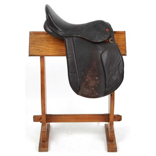 1146 - A Windsor brown leather 16.5 inch saddle.