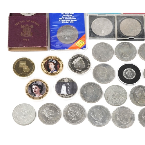 2141 - Four Elizabeth II five pound coins and a collection of commemorative crowns including Churchill, Que... 