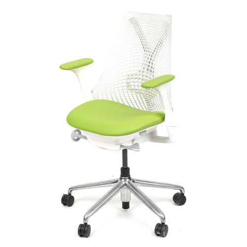 1117 - Herman Miller Sayl office chair finished in white and green. 104cm high