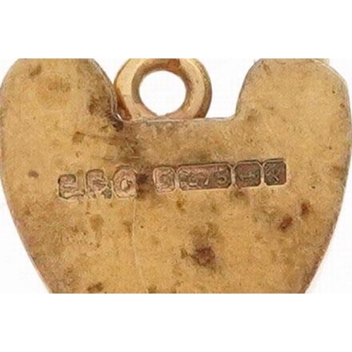 177 - A 9ct gold love heart padlock clasp, 1.7cm high, 2.1g.