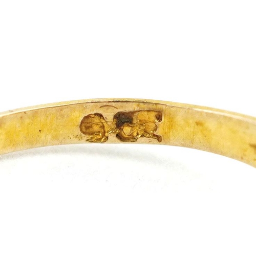 571 - A child's 9ct gold signet ring, size B/C, 0.5g.