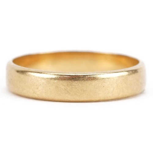 286 - An 18ct gold wedding band, size M, 2.8g.