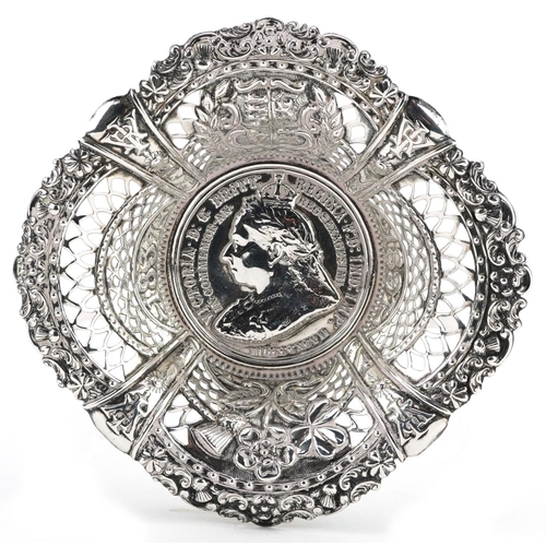 657 - Crisford & Norris Ltd, a Victorian silver Diamond Jubilee silver bonbon dish, Birmingham 1896, 12cm ... 