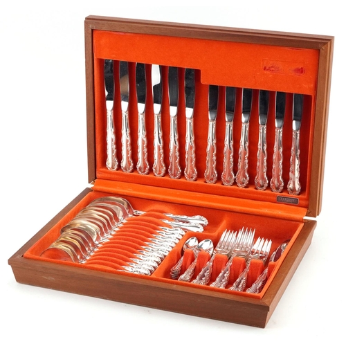 708 - A six place canteen of Oneido silver plated cutlery, the canteen 40cm wide.