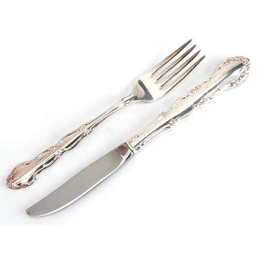 708 - A six place canteen of Oneido silver plated cutlery, the canteen 40cm wide.