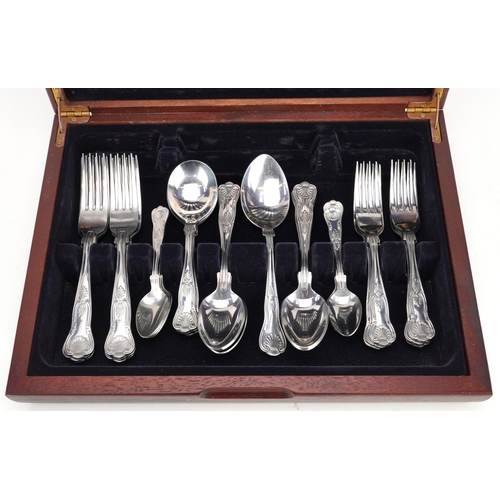 712 - A canteen of Viners silver plated and stainless steel cutlery, the canteen 38cm wide.