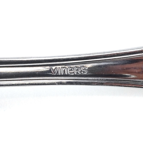 712 - A canteen of Viners silver plated and stainless steel cutlery, the canteen 38cm wide.