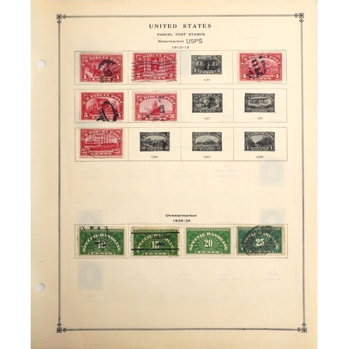 1524 - A large quantity of US stamps, some in albums and loose album sheets, many 19th century.