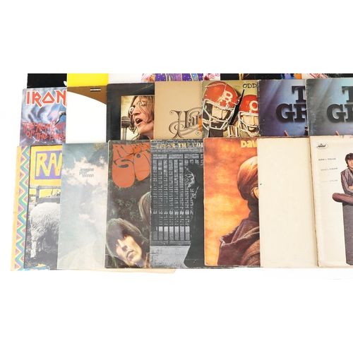 470 - A collection of Vinyl LP records including The Beatles Sgt. Pepper's Lonely Hearts Club Band, White ... 