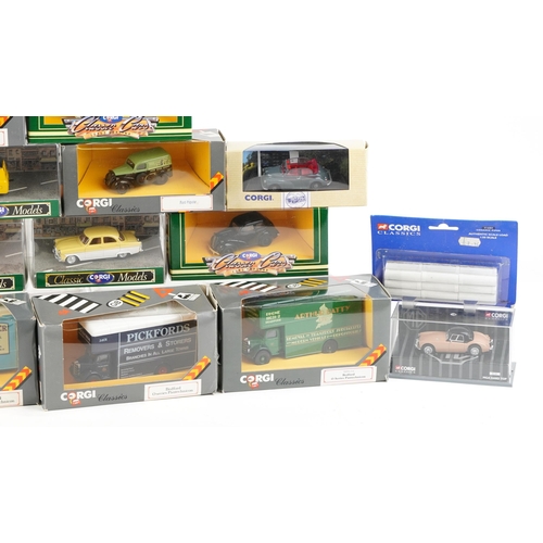 567 - A collection of diecast collector's vehicles with boxes including Corgi Classics and Dinky Collectio... 