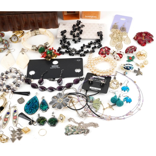 635 - Antique and later jewellery and wristwatches, some silver, including jewelled and enamelled brooches... 