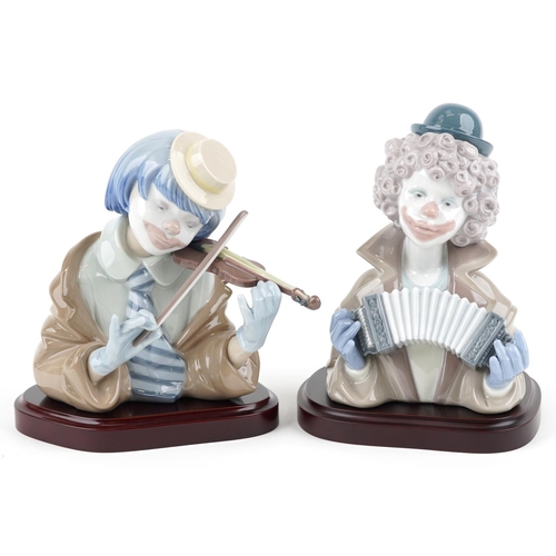 729 - Two Lladro figures of clowns - Fine Melody 5585 and The Blues 5600, the largest 19.5cm high, with bo... 