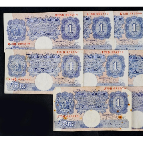 1509 - Eleven Bank of England 1940s Peppiatt one pound notes.