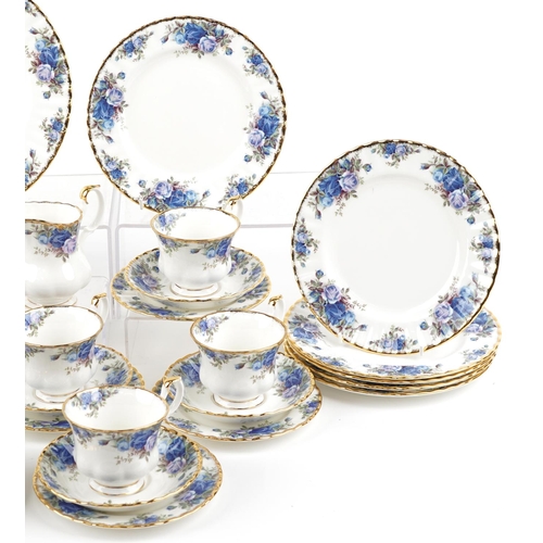 446 - Royal Albert Moonlight Rose six place dinner/tea service, the dinner plates 26.5cm in diameter.