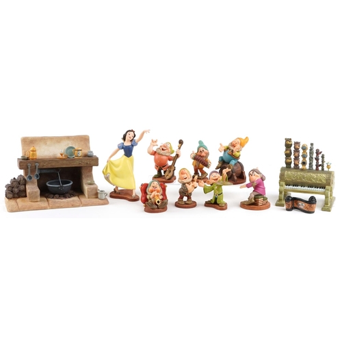 792 - Walt Disney Classics Collection - Snow White & The Seven Dwarfs, with boxes and certificates, the la... 