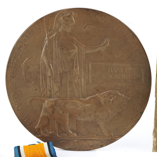 653 - The Black Watch interest World War I medal pair and death plaque with paperwork awarded to 6216 PTE.... 