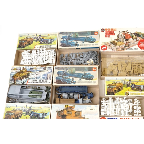 574 - A collection of Airfix OO scale collector's model kits including Girder Bridge construction kit, Cat... 