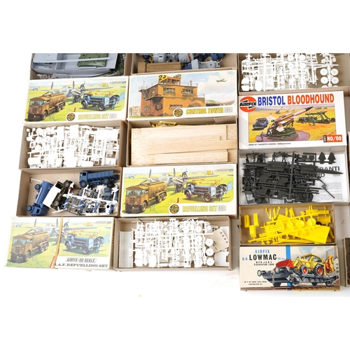 574 - A collection of Airfix OO scale collector's model kits including Girder Bridge construction kit, Cat... 