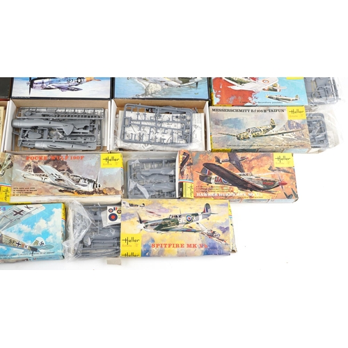 572 - A collection of 1:72 scale Heller model collector's kits including DH 89 Dragon Rapide, Lockheed L-7... 