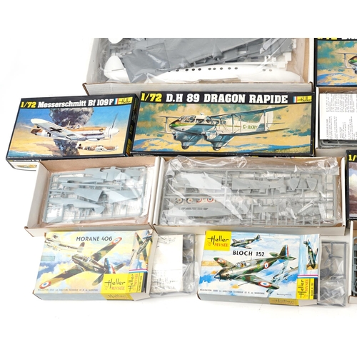 572 - A collection of 1:72 scale Heller model collector's kits including DH 89 Dragon Rapide, Lockheed L-7... 