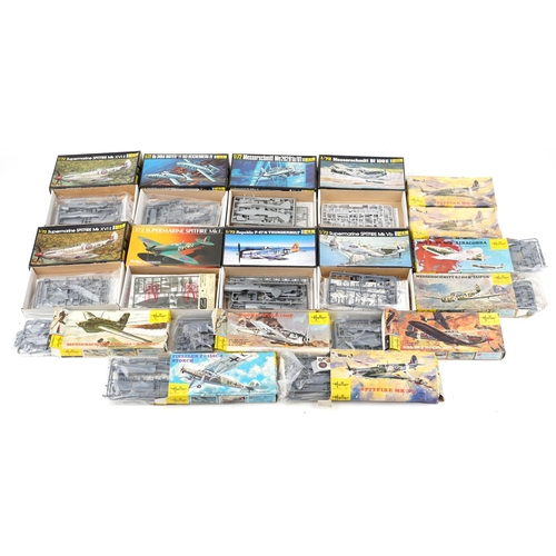 572 - A collection of 1:72 scale Heller model collector's kits including DH 89 Dragon Rapide, Lockheed L-7... 