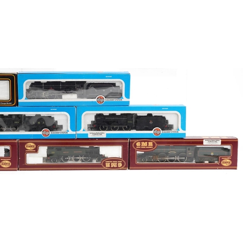 509 - A collection of Airfix locomotives together with a Mainline Railways example, with boxes, including ... 