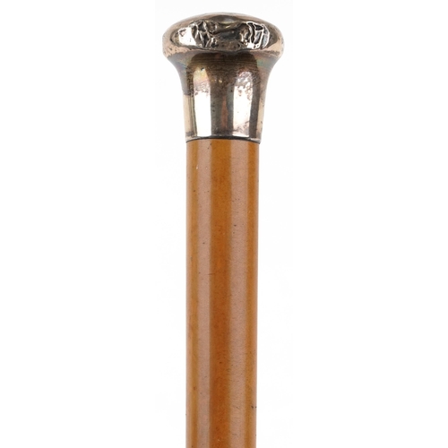 286 - A Victorian malacca walking cane with silver pommel, 92cm in length.