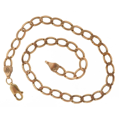 237 - A 9ct gold curb link bracelet, 22cm in length, 3.5g.