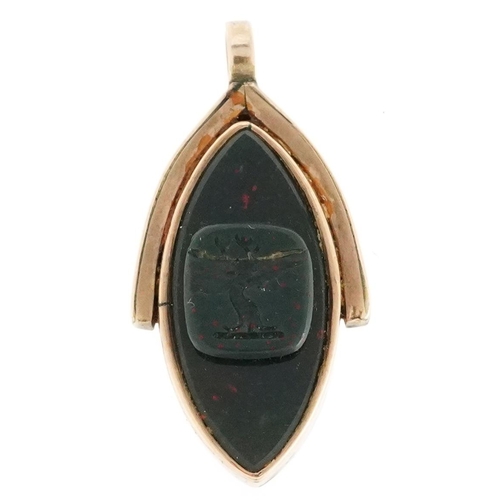 2384 - A Victorian yellow metal carnelian and bloodstone fob with engraved matrix, 3.5cm high, 7.8g.