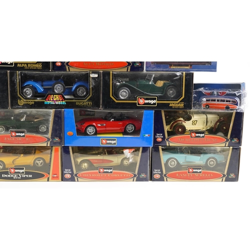 578 - A Collection of collector's diecast vehicles including 1:18 scale Bburago models - Jaguar SS100, Mer... 