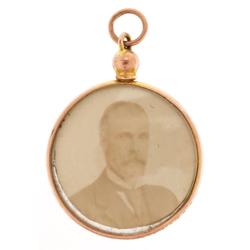 2282 - An Edwardian 9ct gold open locket, Birmingham 1904, 3.1cm high, 2.7g.