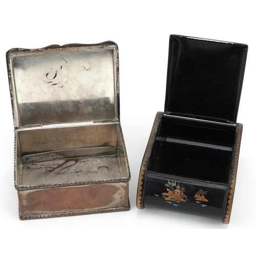 1281 - An early 20th century chinoiserie decorated black lacquered box, 9cm wide, together with a plated tr... 