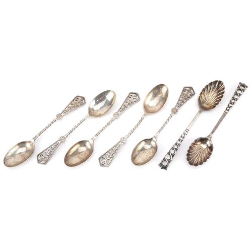 199 - Seven silver teaspoons including a pair with shell shaped bowls, 11.5cm in length, total 81.8g.