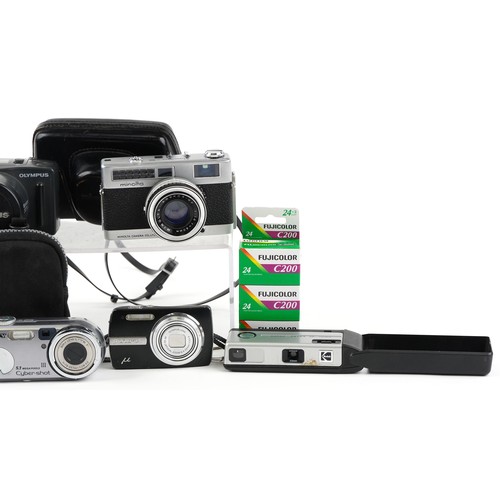 477 - A collection of vintage and later cameras including Minolta-S, Olympus AZ-300 and Sony Cybershot DSC... 