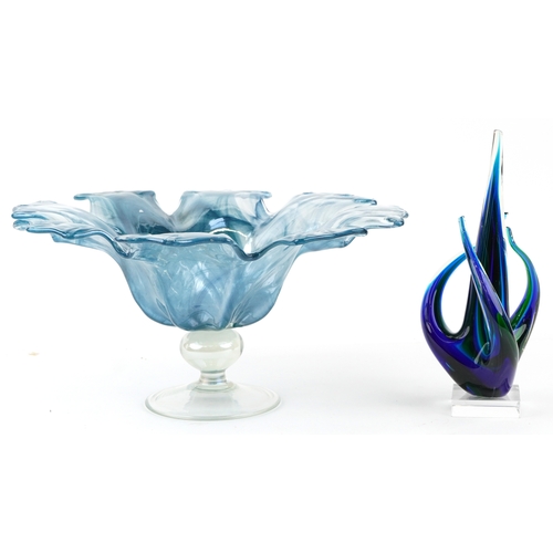 1156 - An Art Deco style press mould glass centre piece bowl together with an art glass sculpture.