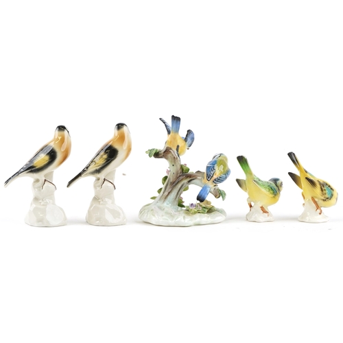 431 - A mixed group of 20th century porcelain figure groups of birds including Royal Adderley and Vaga Int... 