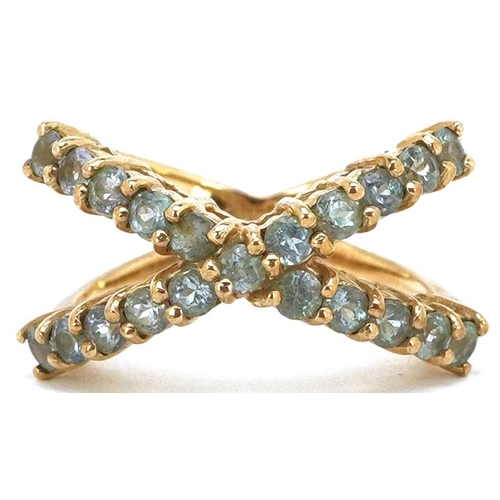 2370 - A 9ct gold green stone X design ring, possibly green amethyst, size M/N, 4.8g.